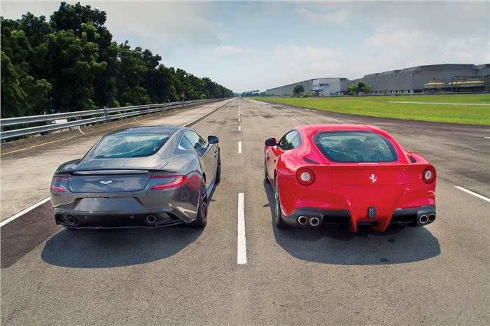 Komparasi Ferrari F12 Berlinetta vs Aston Martin Vanquish