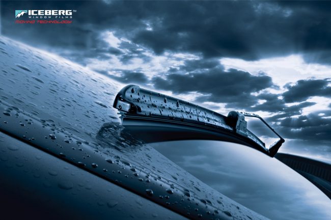 tips berkendara saat hujan