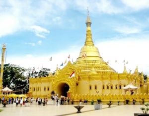 Wisata-Sumut-Taman-Alam-Lumbini-Pagoda-Megah-Berastagi