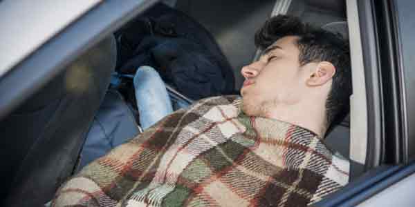 tidur-di-mobil- tidur-di-mobil-